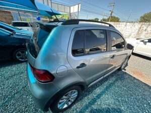O Volkswagen Fox Track 1.0 Flex 2017 é um hatch versátil, econômico e confortável, ideal para quem busca um carro confiável para o dia a dia. Equipado com motor 1.0 Flex, oferece excelente consumo de combustível, manutenção acessível e ótima dirigibilidade.