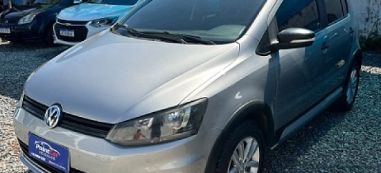 O Volkswagen Fox Track 1.0 Flex 2017 é um hatch versátil, econômico e confortável, ideal para quem busca um carro confiável para o dia a dia. Equipado com motor 1.0 Flex, oferece excelente consumo de combustível, manutenção acessível e ótima dirigibilidade.